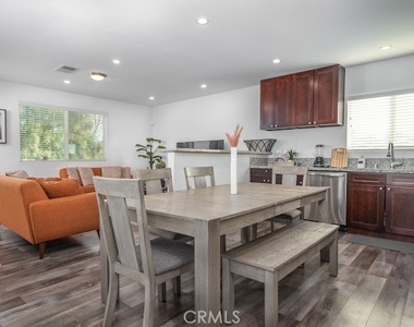 423 E Stuart - Photo Thumbnail 14