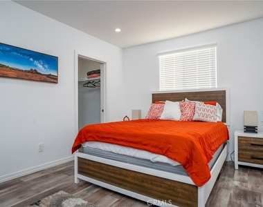 423 E Stuart - Photo Thumbnail 17