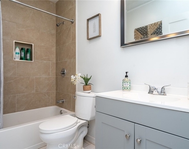 423 E Stuart - Photo Thumbnail 33