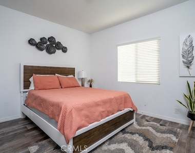 423 E Stuart - Photo Thumbnail 24