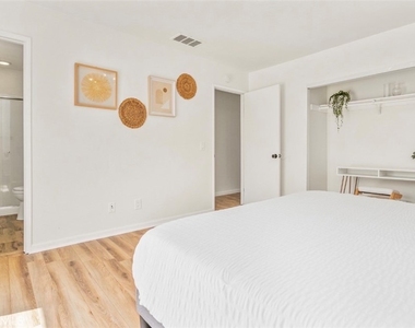 2240 N San Gorgonio - Photo Thumbnail 16