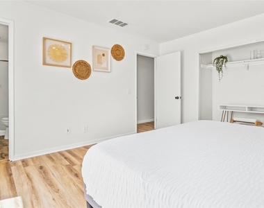 2240 N San Gorgonio - Photo Thumbnail 17