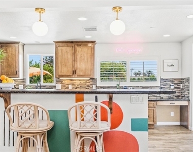 2240 N San Gorgonio - Photo Thumbnail 7