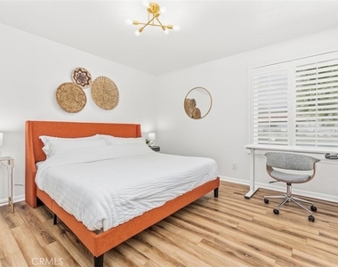 2240 N San Gorgonio - Photo Thumbnail 15