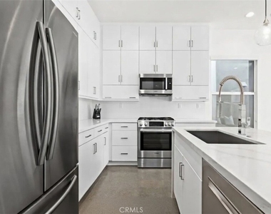 2705 Paragon - Photo Thumbnail 4
