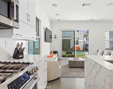 2705 Paragon - Photo Thumbnail 5