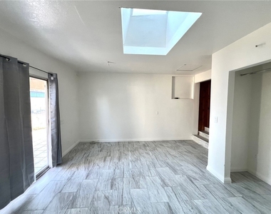 1263 W Lomita Road - Photo Thumbnail 13