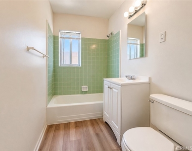 248 E Navilla Place - Photo Thumbnail 2
