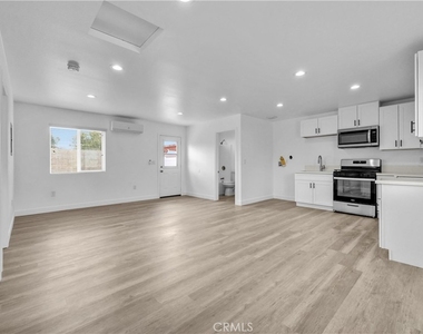 9156 Catawba Avenue - Photo Thumbnail 3