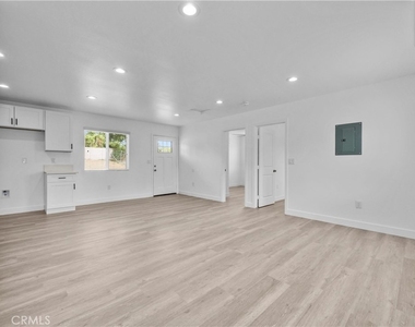 9156 Catawba Avenue - Photo Thumbnail 2