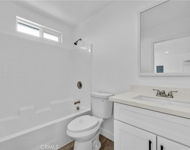 9156 Catawba Avenue - Photo Thumbnail 6