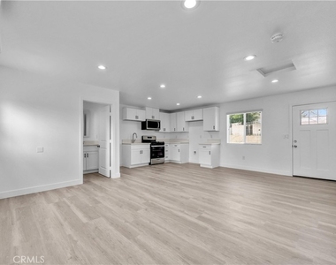 9156 Catawba Avenue - Photo Thumbnail 1