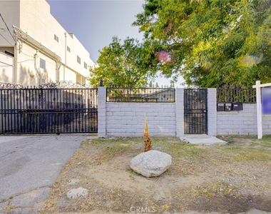 14916 Wyandotte - Photo Thumbnail 30