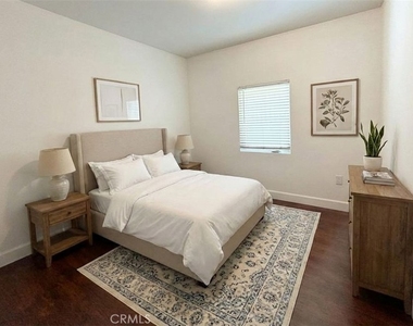 1861 S Longwood Avenue - Photo Thumbnail 4