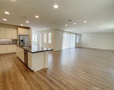 417 W Bagnall Street - Photo Thumbnail 5