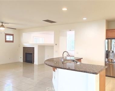 12554 Desert Springs - Photo Thumbnail 5