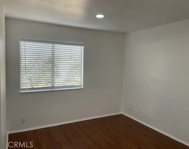 2143 Arcdale Avenue - Photo Thumbnail 15
