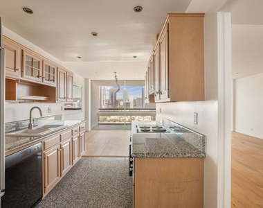 2222 Avenue Of The Stars - Photo Thumbnail 6