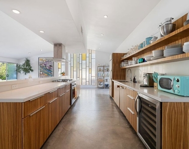 1155 E Mesquite Avenue - Photo Thumbnail 6