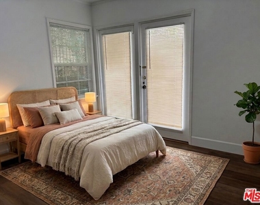 1638 Greenfield Avenue - Photo Thumbnail 13