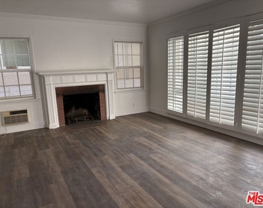 1638 Greenfield Avenue - Photo Thumbnail 1
