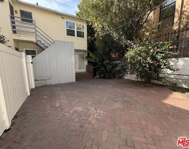 1638 Greenfield Avenue - Photo Thumbnail 24