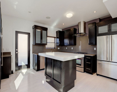 932 S Shenandoah Street - Photo Thumbnail 3