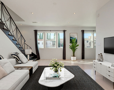 932 S Shenandoah Street - Photo Thumbnail 2