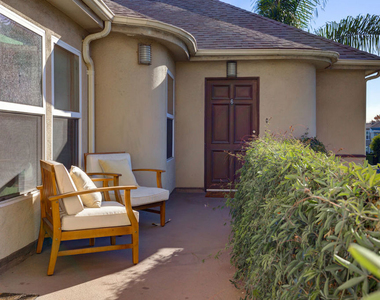 932 S Shenandoah Street - Photo Thumbnail 18