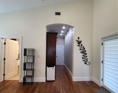 4956 Doman Avenue - Photo Thumbnail 6