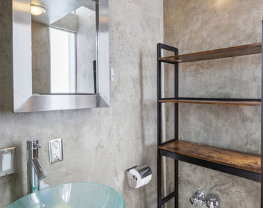 24 Westminster Avenue - Photo Thumbnail 9