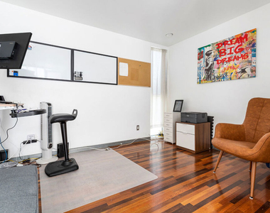 24 Westminster Avenue - Photo Thumbnail 10