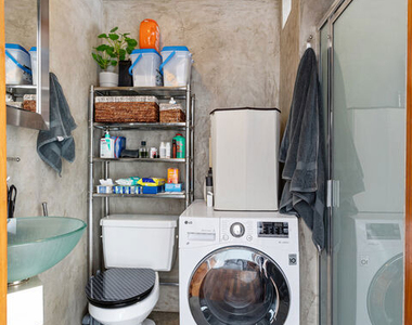 24 Westminster Avenue - Photo Thumbnail 11
