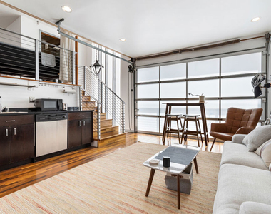24 Westminster Avenue - Photo Thumbnail 2