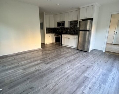 133 S Crescent Drive - Photo Thumbnail 8