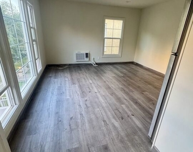 133 S Crescent Drive - Photo Thumbnail 7