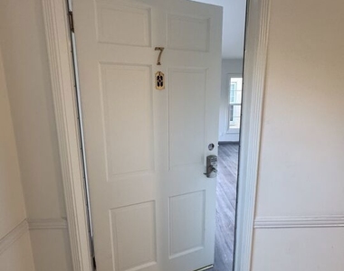 133 S Crescent Drive - Photo Thumbnail 4