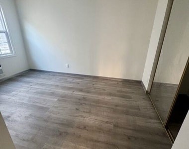 133 S Crescent Drive - Photo Thumbnail 12