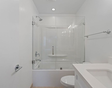257 S Manhattan Place - Photo Thumbnail 9
