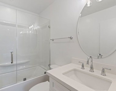 257 S Manhattan Place - Photo Thumbnail 8