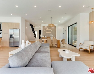 5929 Hesperia Avenue - Photo Thumbnail 5