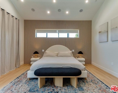 5929 Hesperia Avenue - Photo Thumbnail 35