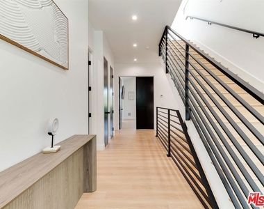 5929 Hesperia Avenue - Photo Thumbnail 54