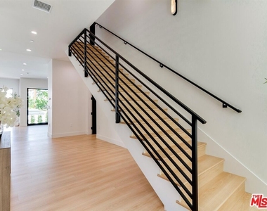 5929 Hesperia Avenue - Photo Thumbnail 32