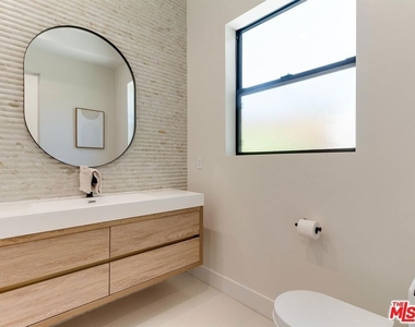 5929 Hesperia Avenue - Photo Thumbnail 20