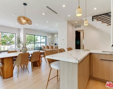 5929 Hesperia Avenue - Photo Thumbnail 19