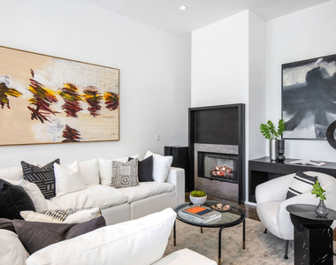 1642 Lindacrest Drive - Photo Thumbnail 4
