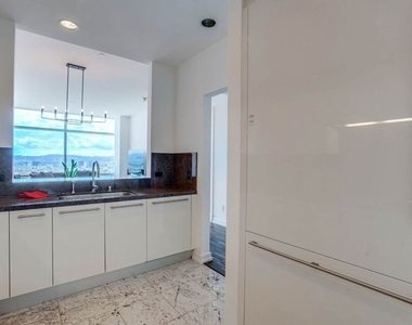 900 W Olympic Boulevard - Photo Thumbnail 10