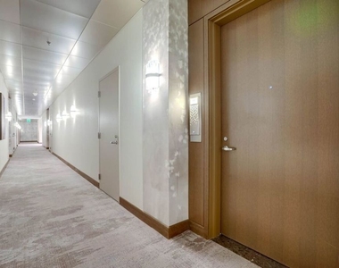 900 W Olympic Boulevard - Photo Thumbnail 1