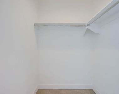 900 W Olympic Boulevard - Photo Thumbnail 16